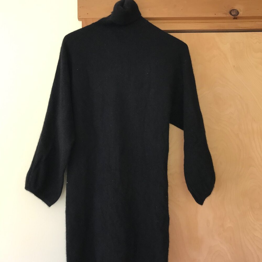 Karoo Mark Eisen Black Cashmere Turtleneck